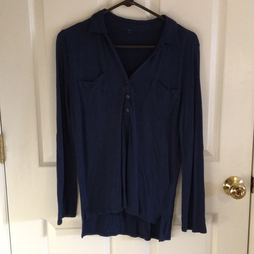 💕Soft Blue Top With Buttons And Collar